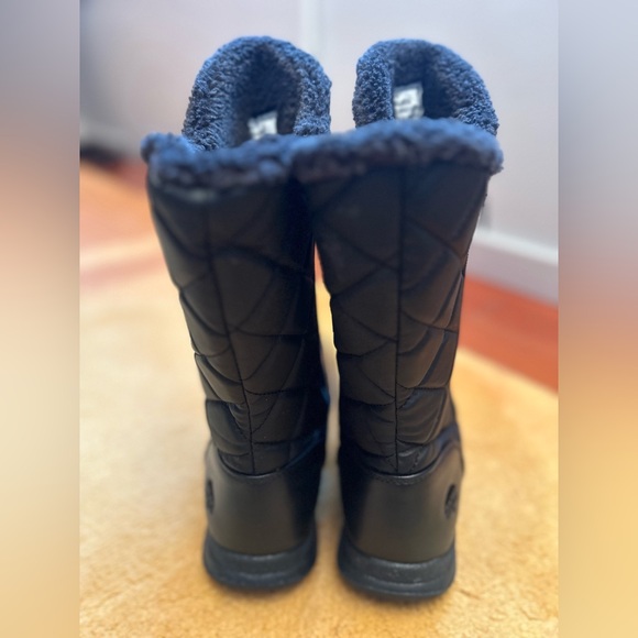 Totes | Black Isotoner Edgen Rain Boot in size 10 - Picture 7 of 7